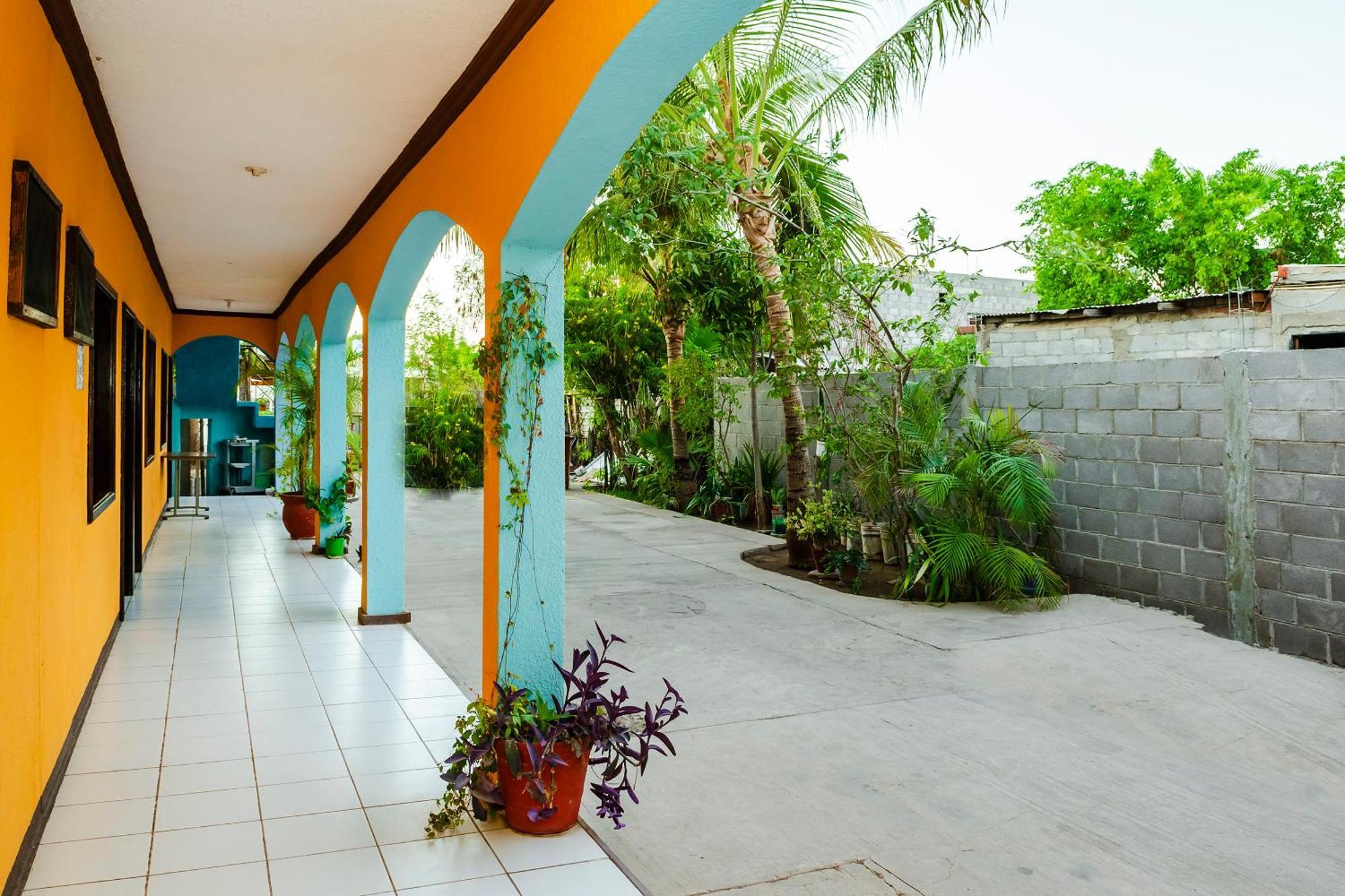 Oyo Hotel Miramar, Loreto Loreto  Buitenkant foto