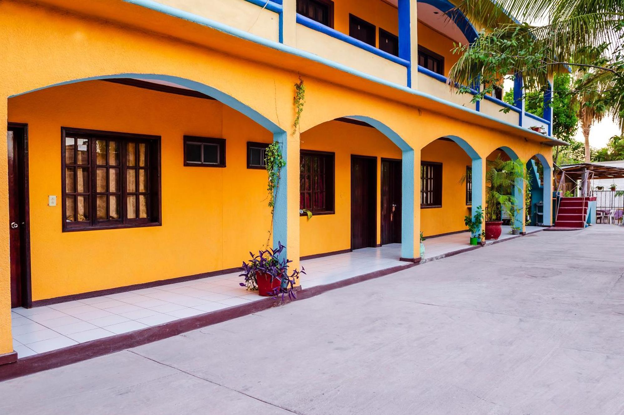 Oyo Hotel Miramar, Loreto Loreto  Buitenkant foto